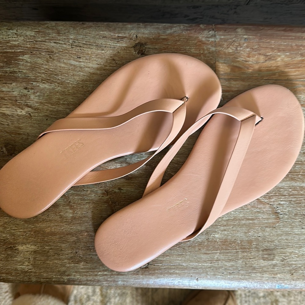 Nude Tkees
